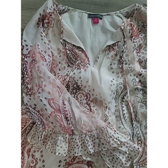 Vince Camuto Womens Blouse Paisley NWT M Ivory Peach Warm Tones Fall Flowy - Picture 3 of 10